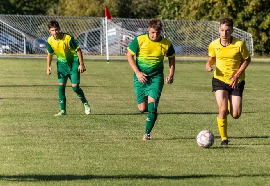 Čtyří vstřelené branky nestačily, B-tým prohrál v derby rezerv ve Žluticích